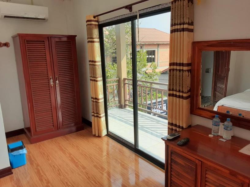 Alisona Hostel Vang Vieng Bagian luar foto